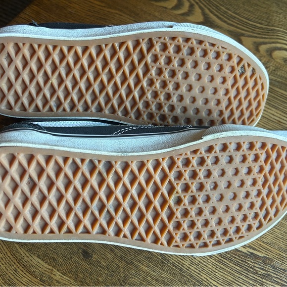 Vans Old Skool Skate Shoes - Picture 7 of 7